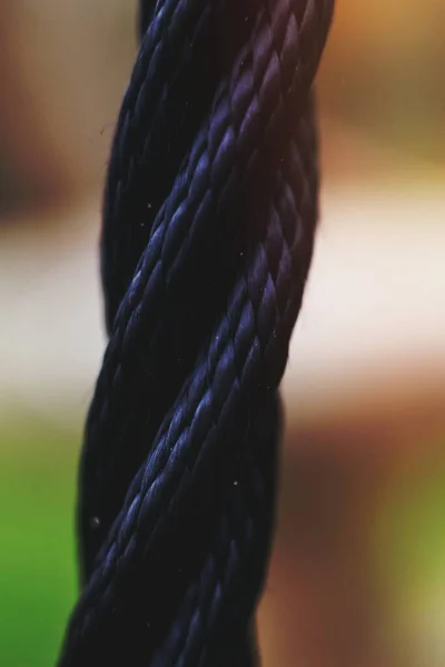 Koyu Naylon Bir Kabloya Yakın — Stok fotoğraf
