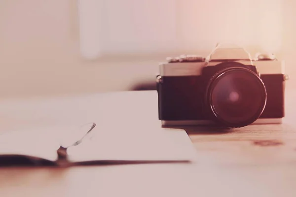 Creatief Bureau Met Camera Notebook — Stockfoto