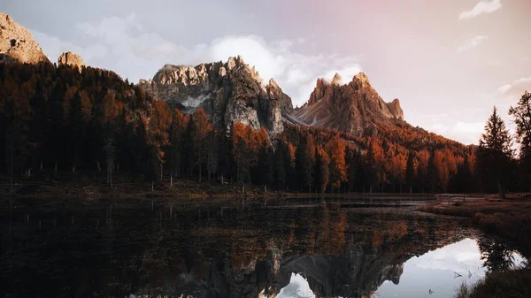 Dolomites Lake Autumn — Foto de Stock