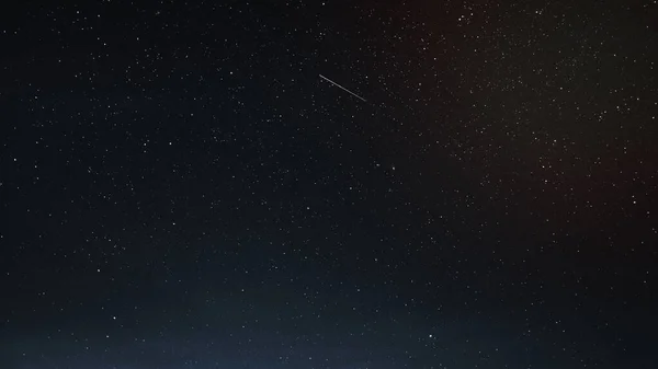 在格陵兰岛上空深蓝色的天空中拍摄的星星 — 图库照片