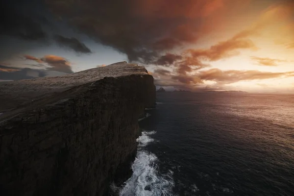 Sonnenuntergang Über Der Sklavenklippe Auf Den Färöern — Stockfoto