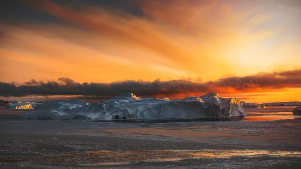 格陵兰岛覆盖大海的冰 — 图库照片