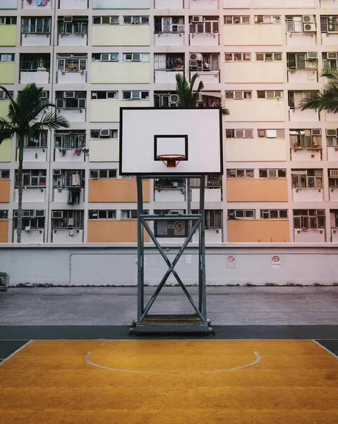 Basketbalové Hřiště Blízkosti Bytu — Stock fotografie
