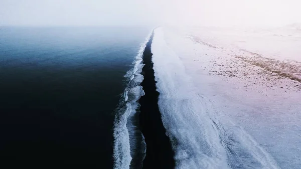 Черный Песок Исландии — стоковое фото