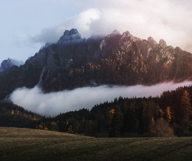 Sisin kapladığı Dolomitler Vadisi