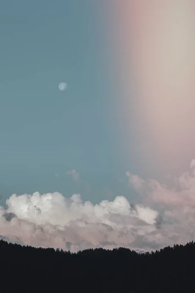 Місяць Над Лісом Валь Італія — стокове фото