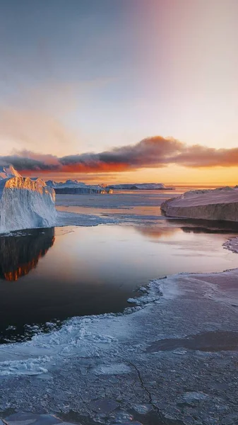 Πάγος Που Καλύπτει Θάλασσα Στη Γροιλανδία — Φωτογραφία Αρχείου