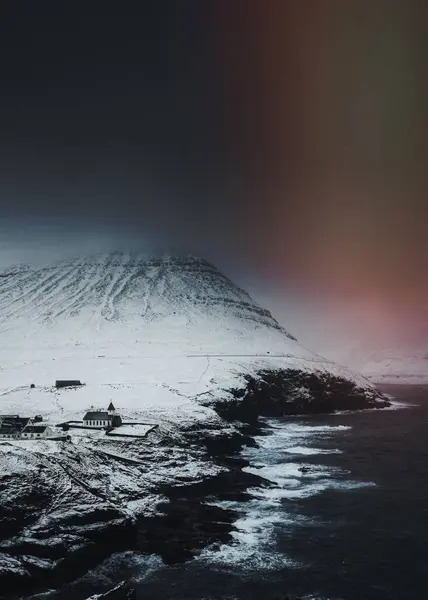 Faroe Adalarındaki Karlı Tepeler — Stok fotoğraf