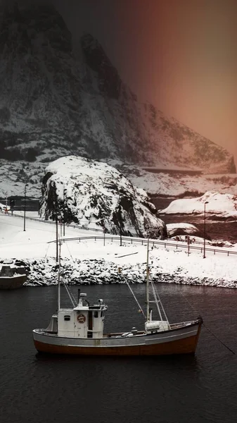 Fiskebåt Vid Norska Havet Vid Lofoten Norge — Stockfoto