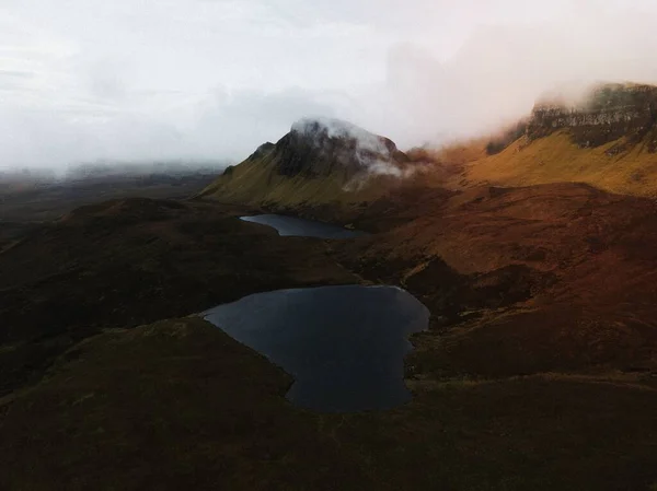 Κηφήνας Άποψη Ομιχλώδους Quiraing Στη Νήσο Skye Στη Σκωτία — Φωτογραφία Αρχείου