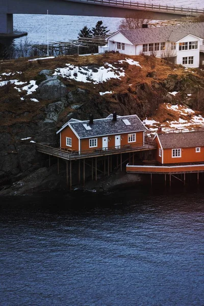Желтый Дом Острове Лоффетт Норвегия — стоковое фото