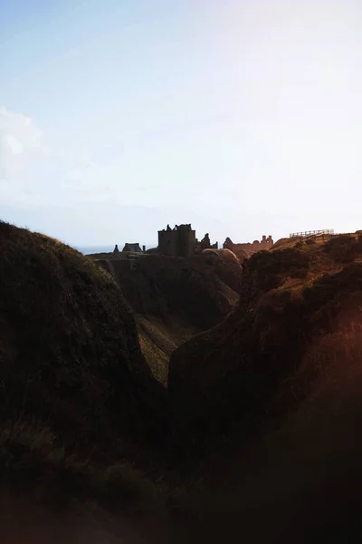 スコットランドのダンノター城のドローン撮影 — ストック写真
