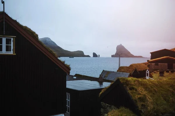 Faroe Adaları Ndaki Bour Köyünden Drangarnir Manzarası — Stok fotoğraf