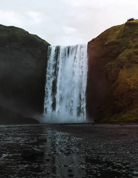 冰岛Skgafoss瀑布的无人机镜头 — 图库照片