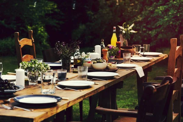 Tisch Garten Gedeckt — Stockfoto