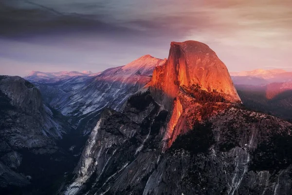 Fél Kupola Naplementekor Yosemite Nemzeti Park Gleccser Pontjáról Nézve Észak — Stock Fotó