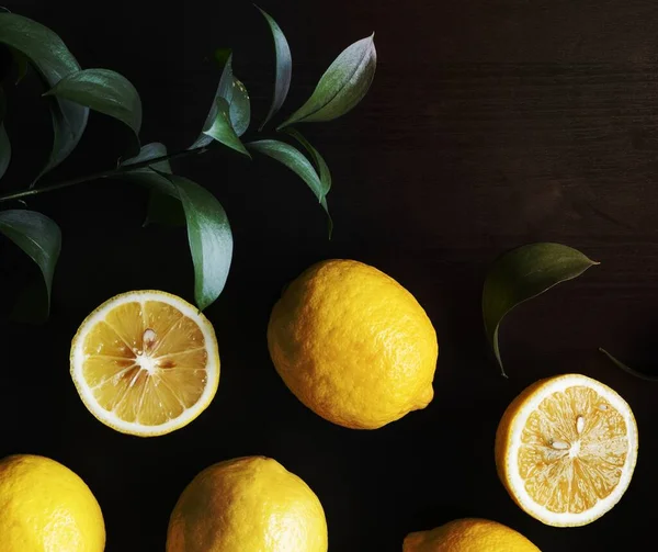 Fresh Yellow Lemons Black Background — Stock Photo, Image