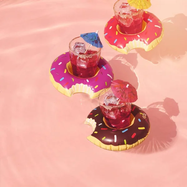 Надувні Тримачі Чашок Пончика Стокове Фото