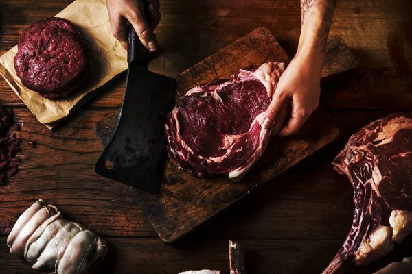 新鮮な牛肉料理写真レシピのアイデアのカット — ストック写真