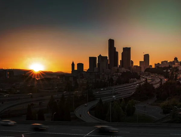 Gün Doğumunda Seattle Şehri Manzarası — Stok fotoğraf