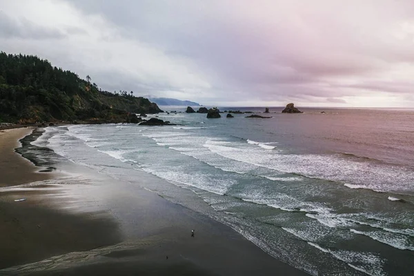 曇りのビーチの風景の背景 — ストック写真