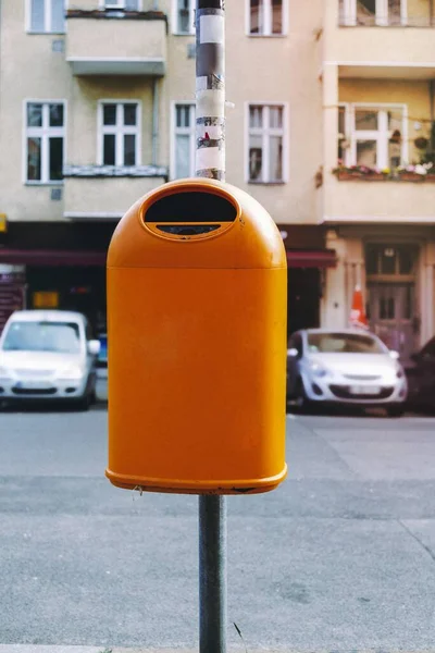 Lixo Amarelo Rua — Fotografia de Stock