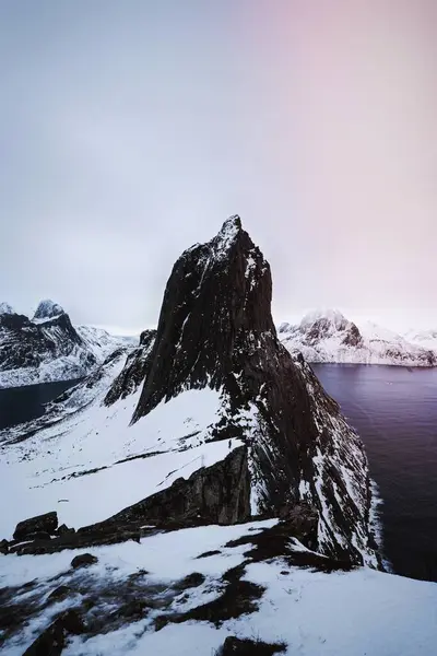 Montaña Segla Cubierta Nieve Noruega — Foto de Stock