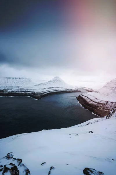 View Snowy Hvthamar Mountain Faroe Islands Misty Day — Stock Photo, Image