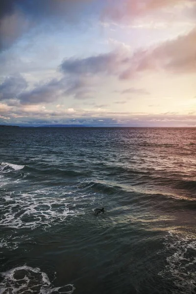 구름낀 바다가 보이는 — 스톡 사진