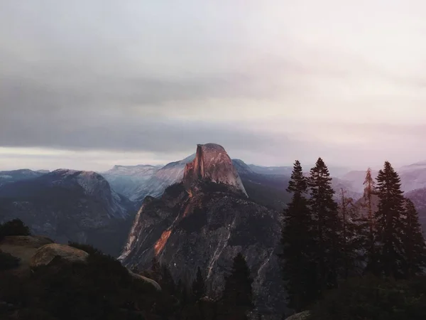 Άποψη Παγετώνα Σημείο Πάνω Από Yosemite Valley Καλιφόρνια Ηνωμένες Πολιτείες — Φωτογραφία Αρχείου