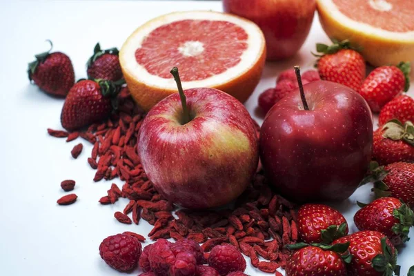 Una Variedad Frutas Rojas — Foto de Stock