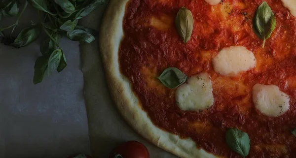 Házi Készítésű Vegán Margherita Pizza Élelmiszer Fotózás — Stock Fotó