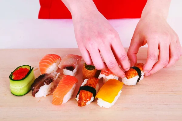 Chef Making Sushi — Stock Photo, Image