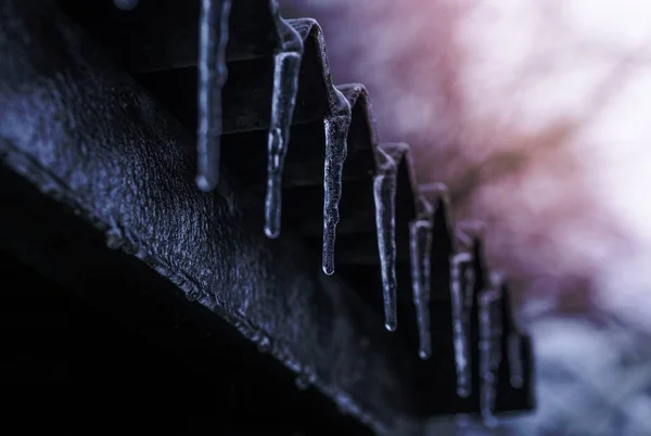 Κοντινό Πλάνο Φωτογραφία Των Κρυστάλλων Πάγου Στις Άκρες Των Κυματοειδών — Φωτογραφία Αρχείου