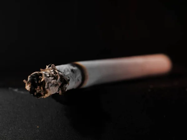 Lit Cigarette Ashtray — Stock Photo, Image