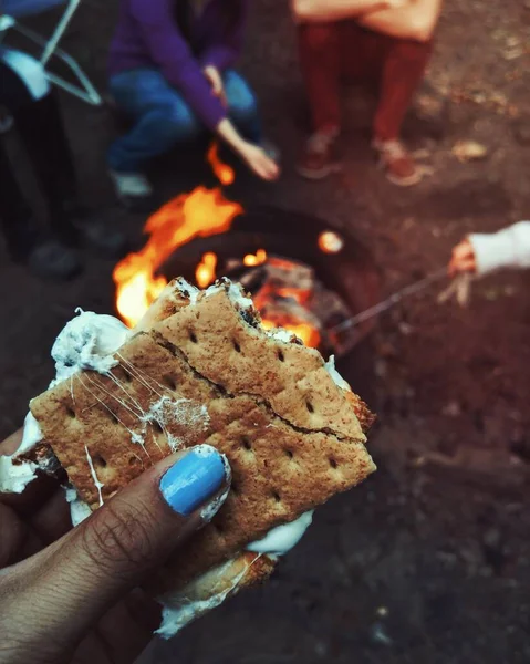 More Food Snack Fire Cooking Outdoor Hand Blur Camping Travel —  Fotos de Stock