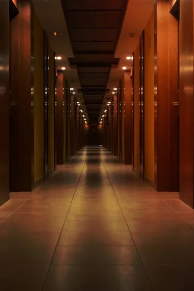 Beige Ceramic Tiled Corridor Building — Stok Foto