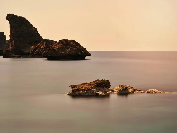 Мирный Вид Море Скалы — стоковое фото