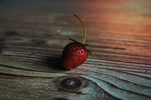 Rood Aardbei Fruit Eten Hout Tafel — Stockfoto