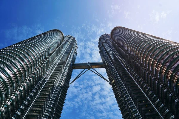 Alacsony Szögű Fotográfia Twin Tower — Stock Fotó