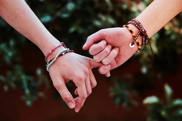 Two Person Holding Hands — Stock Photo, Image