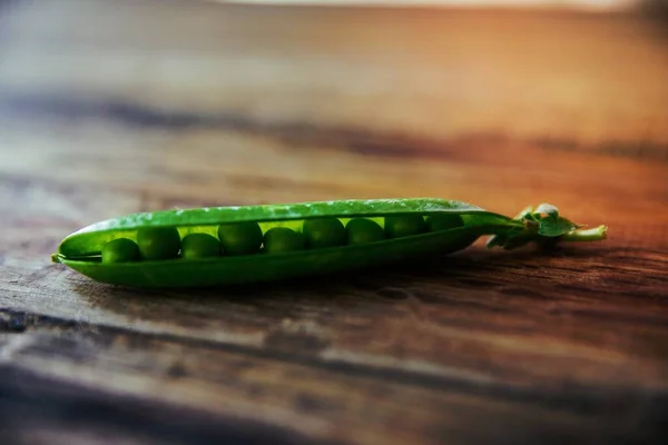 Piselli Verde Legno Tavolo Bokeh Cibo Seme — Foto Stock