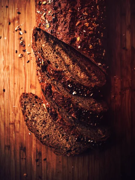 Ψωμί Δημητριακά Κουζίνα Ψήσιμο Σεφ Φαγητό Ξύλο Κοπής — Φωτογραφία Αρχείου