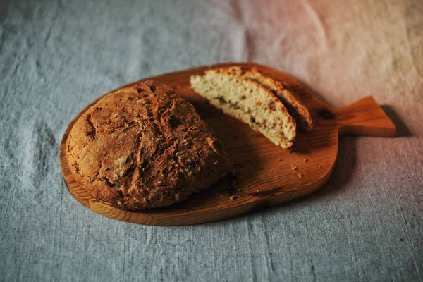 Ψήσιμο Ψωμί Ξύλο Κοπής Φαγητό — Φωτογραφία Αρχείου