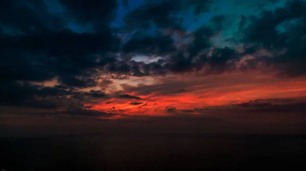 Pintura Nuvem Negra Durante Pôr Sol — Fotografia de Stock