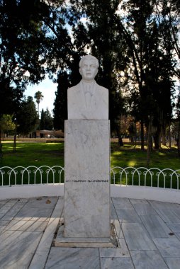 Kıbrıs 'ta bir şair anıtı