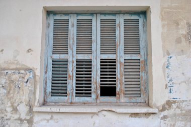 Kıbrıs 'ta eski bir pencere