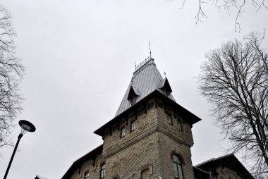 Tallinn şehrinde eski bir ev