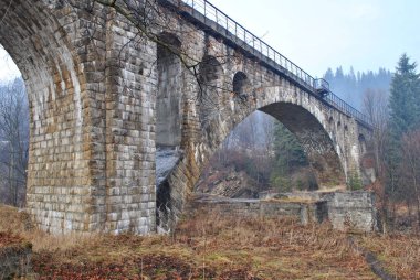 Ukrayna 'da taş köprü
