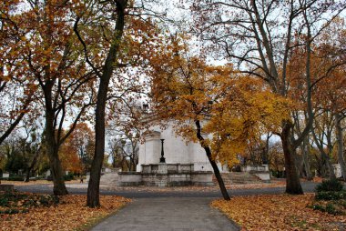 Autumn in a cemetery in Budapest